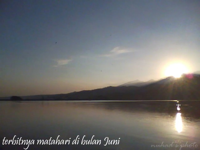 Terbitnya Matahari di Bulan Juni