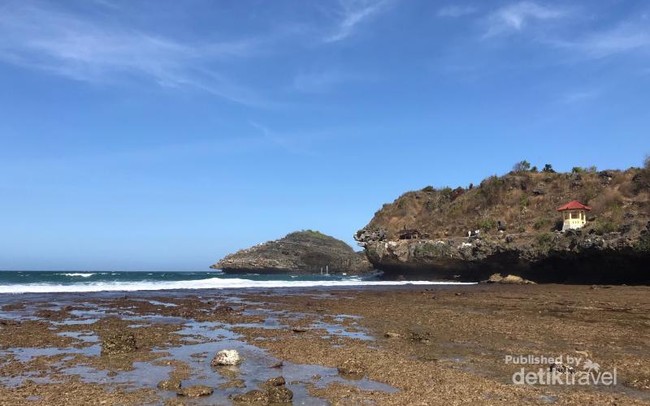 Terpana oleh Pantai Srau dan Klayar