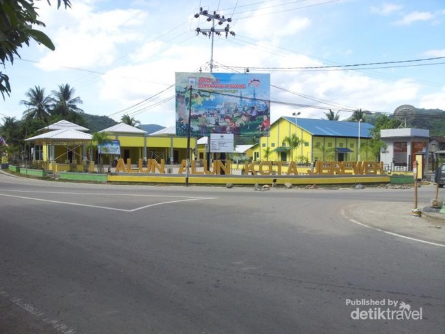 Terperangah Indahnya Pantai Jelengah di Sumbawa