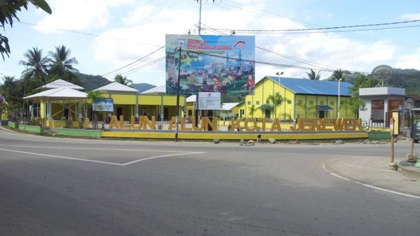 Terperangah Indahnya Pantai Jelengah di Sumbawa