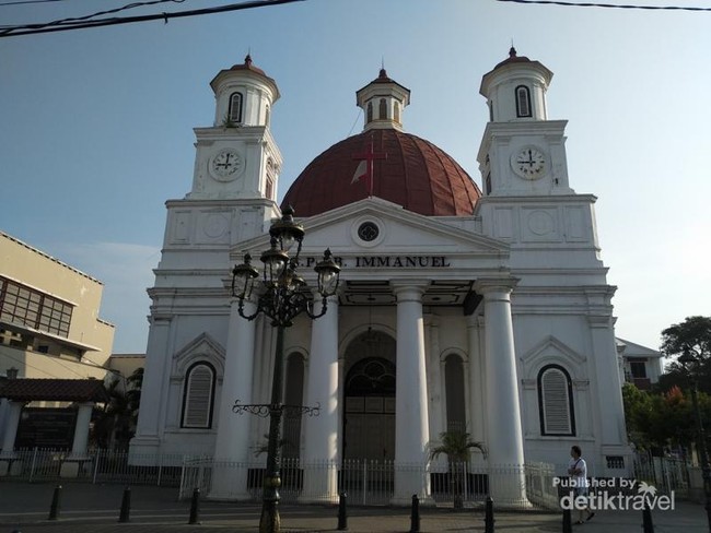 Tua Tak Menua Malah Makin Memesona, Little Netherland Semarang