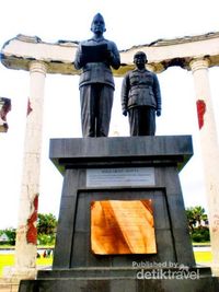 Tugu Pahlawan, Monas-nya Surabaya