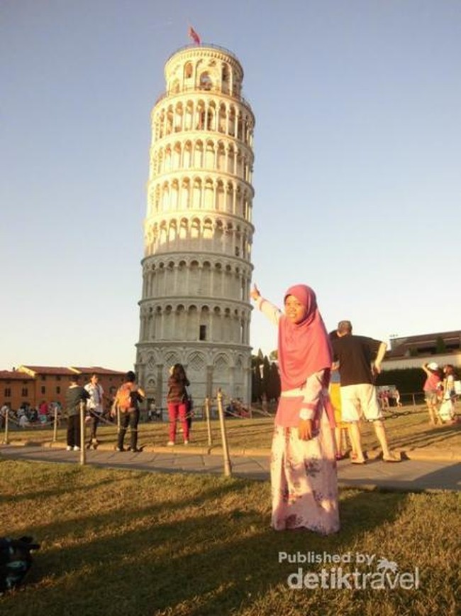 Tunjukan Gayamu di Menara Miring Pisa!