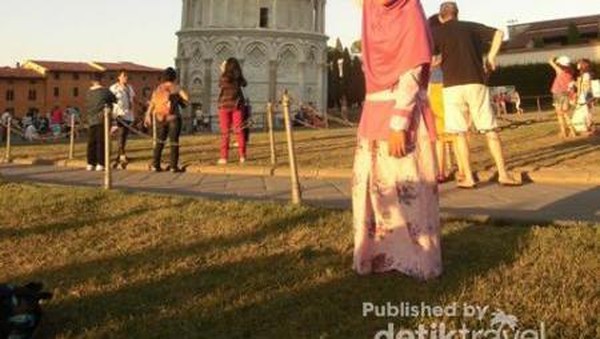 Tunjukan Gayamu di Menara Miring Pisa!