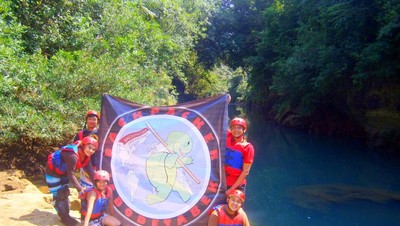 Uji Adrenalin di Green Canyon, Berani?