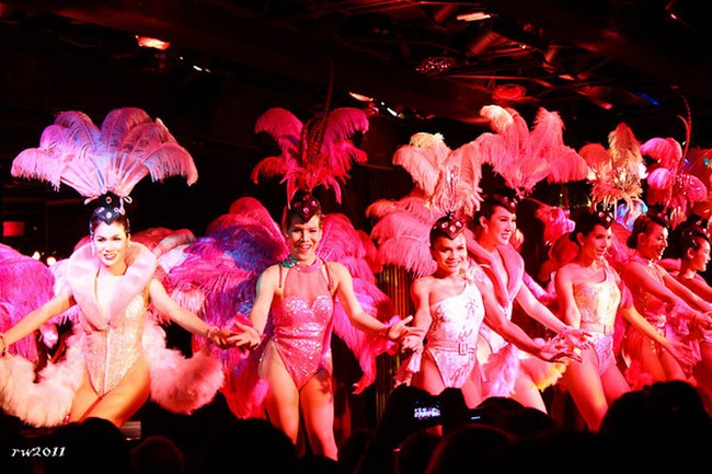 Waria Penari Kabaret di Bangkok, Secantik Perempuan Asli