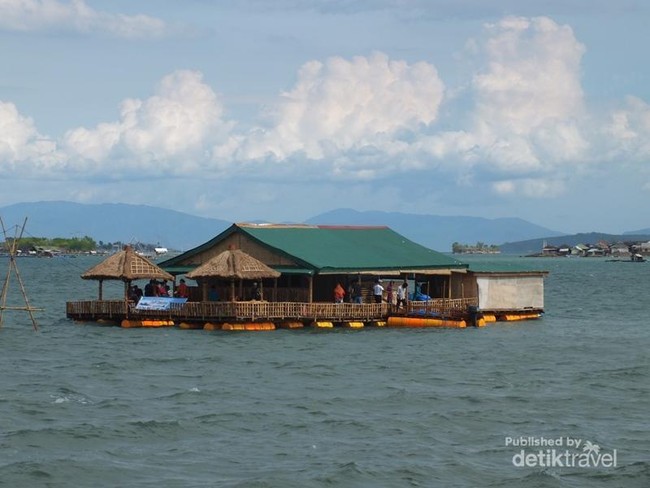 Wisata Kuliner Unik di Lombok Timur, Makan Lobster di Tengah Laut