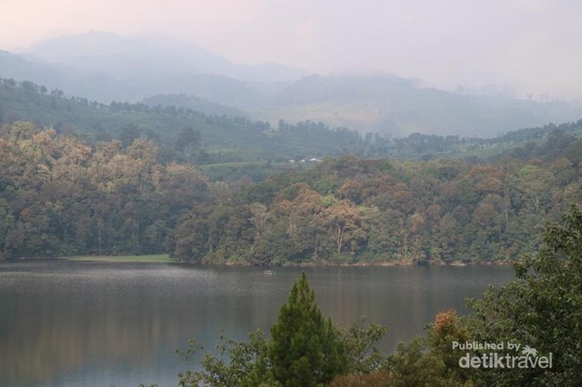 Yang Mudik ke Ciwidey, Yuk Foto-foto di Telaga Cantik Ini