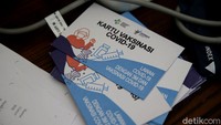 Hal tersebut tertuang dalam Perpres Nomor 14 Tahun 2021 tentang Pengadaan Vaksin dan Pelaksanaan Vaksinasi dalam Rangka Penanggulangan Pandemi COVID-19, sebagaimana diakses dari laman JDIH Setneg, Sabtu (13/2/2021). Perpres ini sekaligus merevisi Perpres Nomor 64 Tahun 2020. Grandyos Zafna/detikcom  