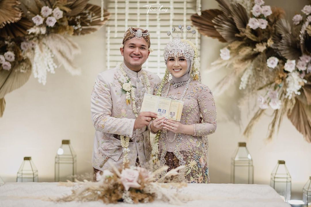 Kesha Ratuliu Menikah