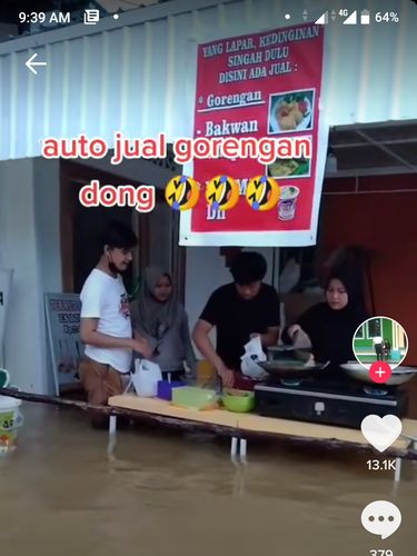 Kisah Makanan Saat Banjir, Ada yang Haru dan Bikin Senang