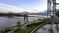 Penawaran terbaru datang dari Kota Natchez di Mississippi. Pekerja jarak jauh yang mau tinggal di kota ini akan diberi insentif USD 6.000 atau Rp 85 juta untuk perpindahan dan biaya hidup pada tahun pertama. (iStock)