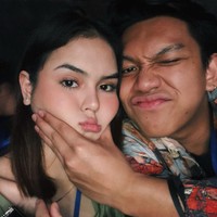 Laura juga menyebut bahwa momen-momennya selama ini bersama Gaga hanyalah pencitraan. Gaga hanya berpura-pura terlihat peduli kepada dirinya yang sakit dan masih dalam proses penyembuhan. Foto: Instagram/@edlnlaura