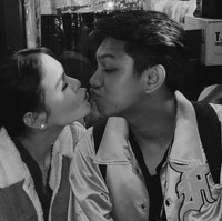 Akibat Gaga menyetir sambil mabuk dan kecelakaan, Laura sampai masuk rumah sakit dan tak bisa jalan. Gak bisa jalan karena dia mabok sambil nyetir cek, tulisnya di unggahan. Foto: Instagram/@edlnlaura