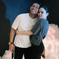 Belakangan ini nama selebgram Edelenyi Laura dan Gaga Muhammad tengah menjadi sorotan. Pasalnya setelah keduanya putus, Laura terlihat mengubah seluruh keterangan foto dirinya bersama Gaga Muhammad. Foto: Instagram/@edlnlaura