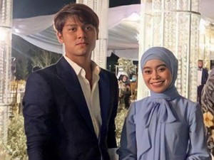 Ivan Gunawan Pamer Gaun untuk Lesti Kejora, Singgung Soal Pernikahan
