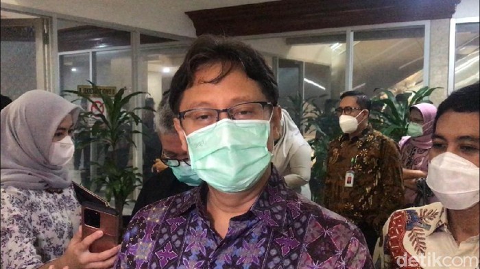 Menkes Budi Gunadi Sadikin usai rapat dengan Komisi IX DPR RI (Alfons/detikcom)