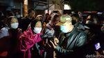 Momen Risma Kunjungi Pengungsi Banjir Semarang