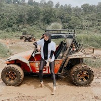 Olla Ramlan mengungkap kalau ia memang sengaja diet untuk menjaga penampilan. Berat badannya pun turun hingga 12 kg. Foto: Instagram/@ollaramlanaufar