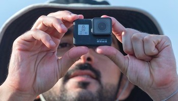 Dia bersekolah di Inggris, menjadi alumni Sandhurst dan Londn School of Economics. Foto: Instagram