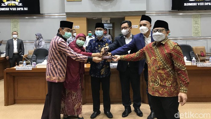 Pergantian Komisi VIII DPR (Rolando Fransiscus Sihombing/detikcom).