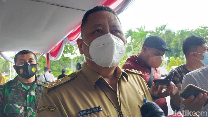Plt Wali Kota Surabaya Whisnu Sakti Buana