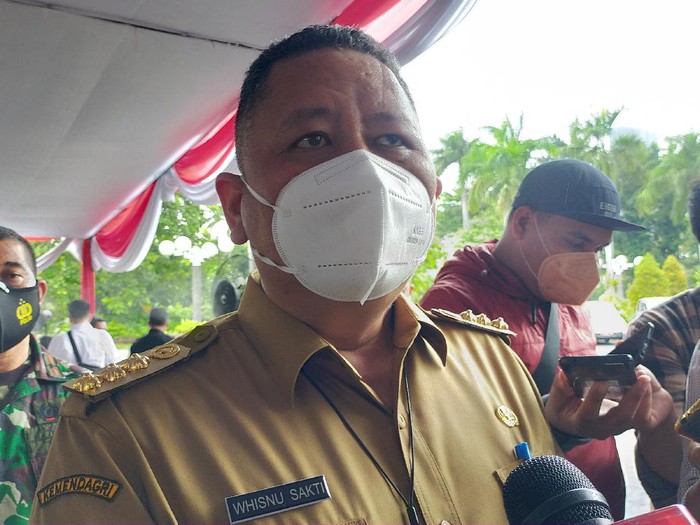 Plt Wali Kota Surabaya Whisnu Sakti Buana