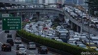Sementara itu, terkait dengan penerapan PPKM di Jakarta, Gubernur DKI Jakarta Anies Baswedan memperpanjang PPKM di Ibu Kota. PPKM ini berlaku selama dua pekan.
