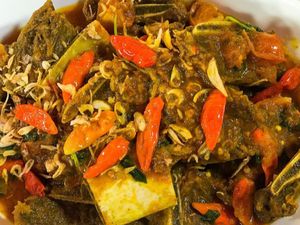 Masak Masak : Iga Sapi Woku yang Pedasnya Nendang
