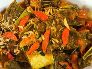 Masak Masak : Iga Sapi Woku yang Pedasnya Nendang