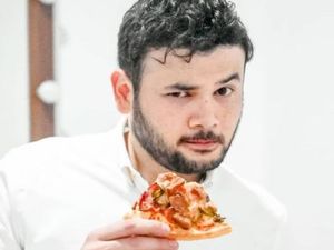 10 Potret Kuliner Ridho Rhoma yang Suka Pizza dan Ngopi