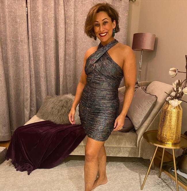 Aku membutuhkan waktu hingga usia 50 tahun untuk berani mengatakannya. Aku melakukannya sekarang demi kesejahteraanku. Aku ingin jujur dan merasa bebas untuk menjalani hidup dengan aturanku sendiri. Aku telah menemukan kelegaan dalam bersikap jujur, tambahnya. Foto: Instagram