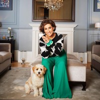 Presenter asal Inggris berdarah Pakistan itu  mengaku selama ini pura-pura menjadi muslim demi membahagiakan keluarga besarnya. Menulis di kolom website Mirror, wanita 50 tahun itu membeberkan alasannya tidak lagi mempraktikkan ajaran yang telah dianutnya sejak lahir itu.  Foto Instagram