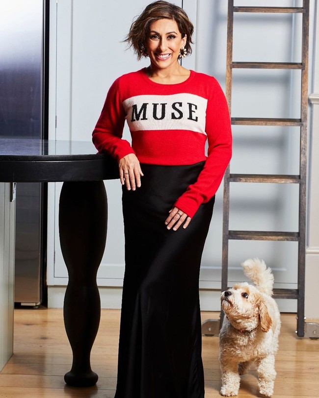 Mengatakan bahwa aku muslim dan kemudian punya pacar, menggunakan busana yang dilarang oleh aturan islam, minum-minuman alkohol, dan menjalani kehidupan non-Muslim hanya membuatku merasa bersalah, membenci diri sendri, kesepian dan merasa terkurung, tulisnya. Foto: Instagram