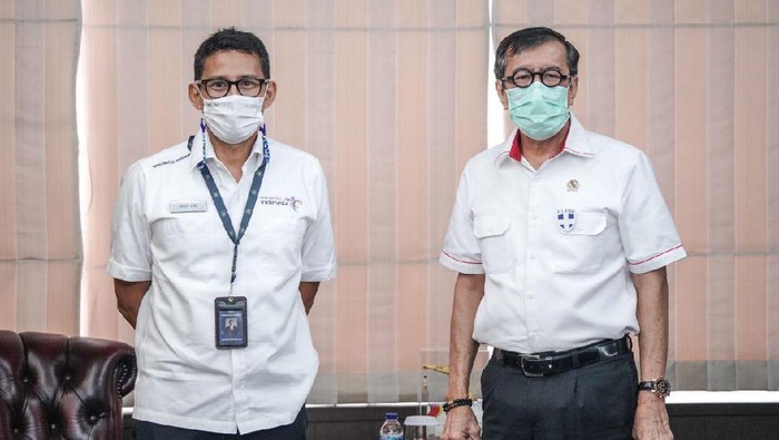 Menteri Pariwisata dan Ekonomi Kreatif, Sandiaga Uno bertemu Menkumham Yasonna Laoly di Jakarta.