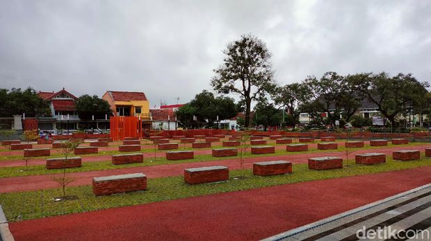 Sejumlah sudut Alun-alun Majalengka dipercantik