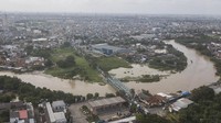 Hujan yang mengguyur kawasan Jabodetabek beberapa hari terakhir mengakibatkan sejumlah sungai di kawasan Jakarta dan Bekasi meluap hingga menyebabkan banjir.