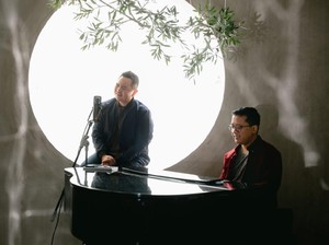 Lagu Duet Sidney Mohede dan Andi Rianto Digarap di Budapest