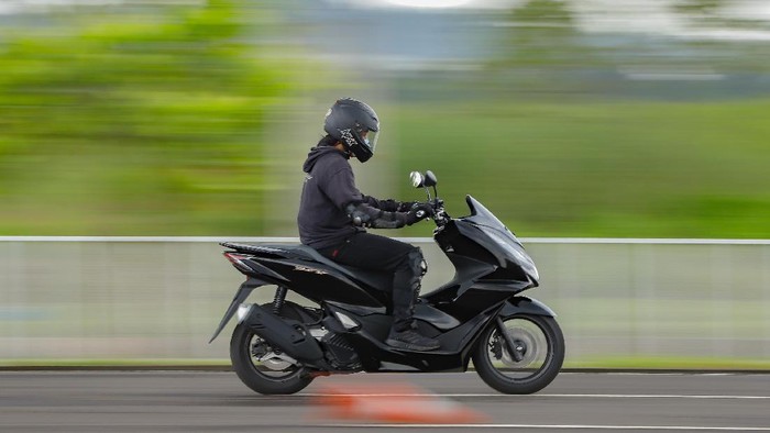 Test ride Honda PCX 160
