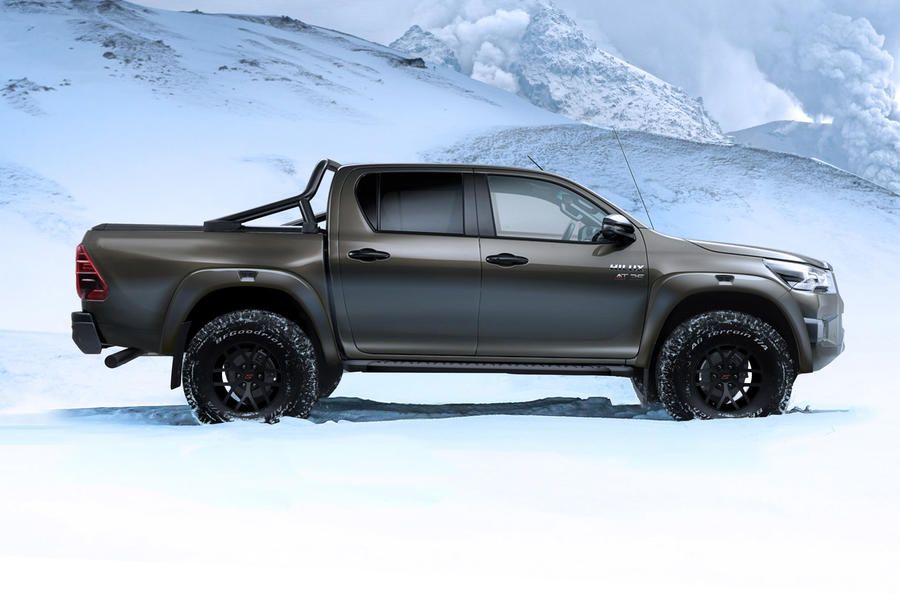 Toyota Hilux AT35 Tampil Lebih Macho