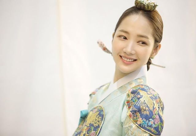 7 Aktris yang Sukses Perankan Ratu di Drama Korea