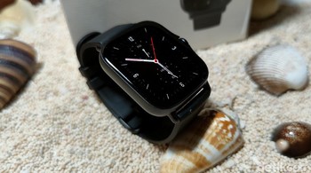 Harga Amazfit GTR 2e dan GTS 2e adalah Rp 2.599.000 di Tokopedia. Sedang ada diskon menjadi Rp 1.899.000. (Fitraya Ramadhanny/detikINET)