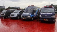 5 unit ambulans Puskesad, 5 unit ambulans Puskesal, dan 5 unit ambulans Puskesau juga dihadirkan dalam Apel Kesiapan Tenaga Vaksinator dan Tracer COVID-19.