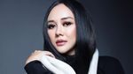 10 Potret Aura Kasih yang Kini Jadi Single Parent