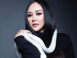 Aura Kasih Heran Kerap Ditanya soal Berondong, Padahal Masih Betah Sendiri Usai Cerai
