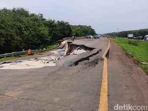 4 Dampak Parah Tol Cipali Amblas