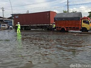 Foto-foto Jalur Pantura Demak Tergenang