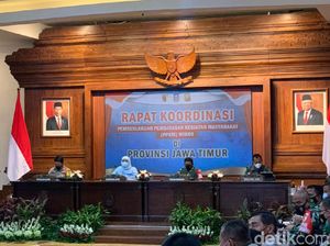 Penjelasan Khofifah soal Anggaran PPKM Mikro di Jatim