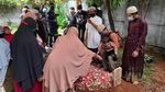Foto Populer Pekan Ini: Banjir Pulau Jawa-Imlek di Masa Pandemi