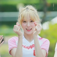 Luda Cosmic Girls’ menempati deretan Idol KPop wanita yang memiliki tubuh sempurna. Vokalis dan rapper Cosmic Girls’ ini terlihat ‘ideal’ di atas panggung dalam setiap outfit. Foto: Pinterest